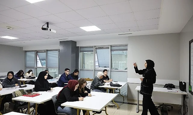 Bağcılar Belediyesi, öğrencilerin yanında