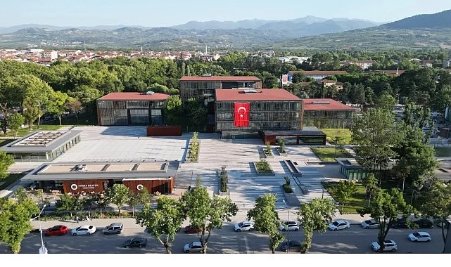 İnegöl Belediyesi’nden 1650 Öğrenciye 3.3 Milyon TL’lik Kırtasiye Desteği