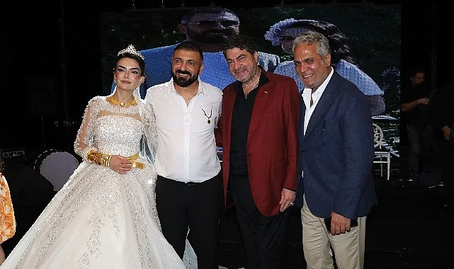 Yıllardır ortalarda yoktular! Popstar Selçuk ve Hakan Taşıyan yıllar sonra aynı düğünde ortaya çıktı